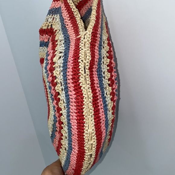 DKNY Circle Woven Boho Style Shoulder Bag - Picture 5 of 13